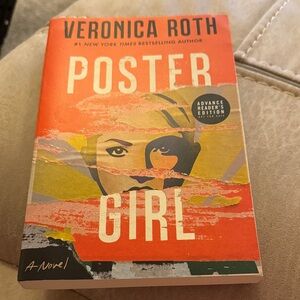 Poster Girl NY Times Bestselling Author Veronica Roth EUC ARE Paperback